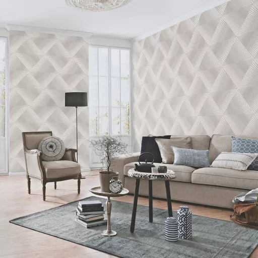 Modern, geometrikus mintás tapéta finom textúrával taupe színben