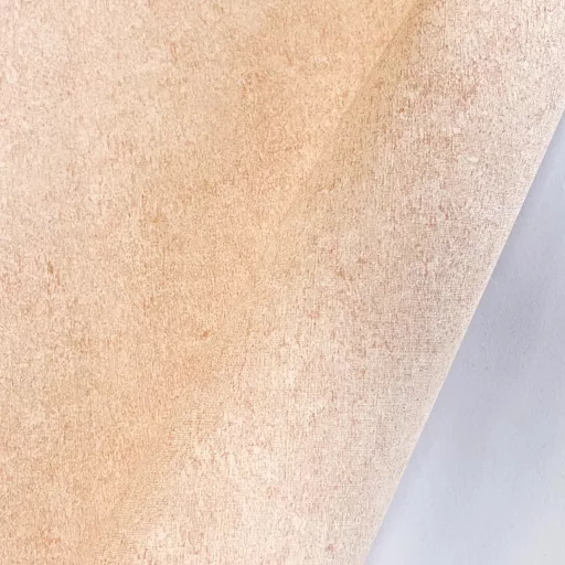 Pasztell rózsaszín textil hatású tapéta – elegáns struktúrált tapéta modern enteriőrbe