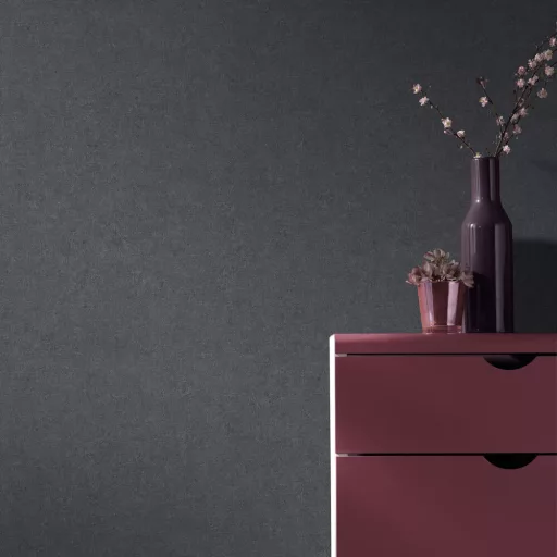 Antracitszürke  textil hatású tapéta – elegáns struktúrált tapéta modern enteriőrbe