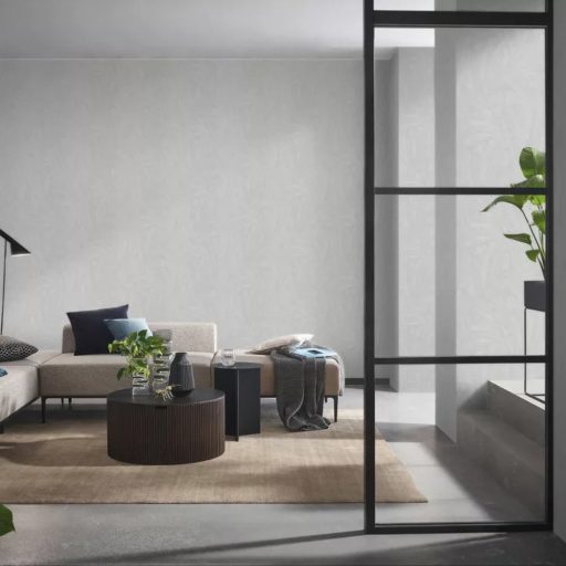 Finoman rajzolt toll mintás tapéta elegáns, strukturált felülettel fehér szatén   árnyalatban