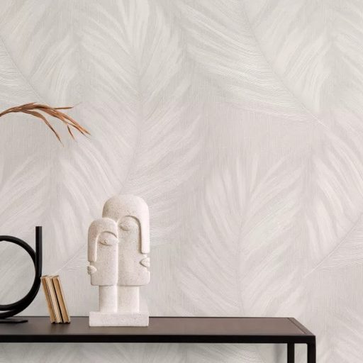 Elegáns ,lágy vonalvezetésű tapéta  toll motívummal beige árnyalataban 