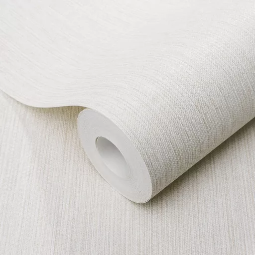 Elegáns beige színű textilhatású vlies tapéta finom hosszanti textúrával.  – elegáns megjelenés minden helységbe