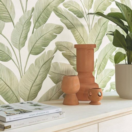 Trópusi levél mintás dekor tapéta – modern botanikus faldekoráció fehér-zöld  tónusokkal