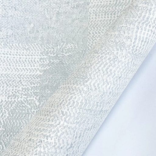 Modern absztrakt mintás tapéta – texturált felülettel, halványkék színben