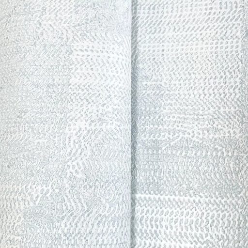 Modern absztrakt mintás tapéta – texturált felülettel, halványkék színben