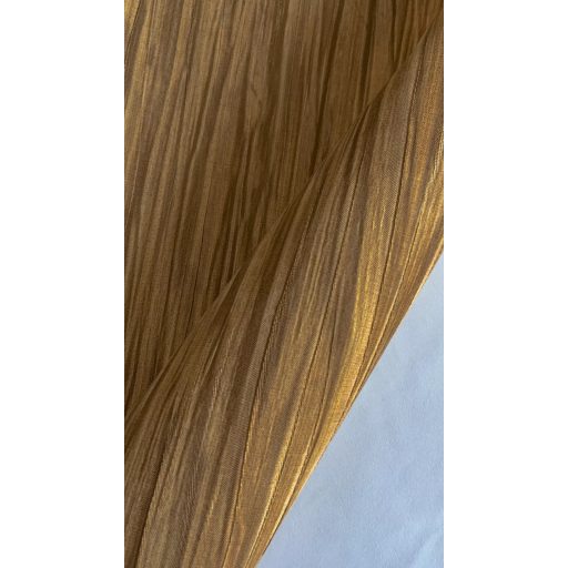 Modern gyűrt hatású tapéta – elegáns strukturával arany árnyalatban