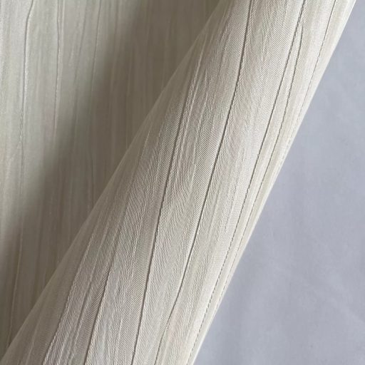 Modern gyűrt hatású tapéta – elegáns strukturával beige árnyalatban