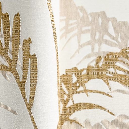 Exkluzív mintás tapéta – strukturált, természet ihlette mintával a fehér-arany  árnyalataiban