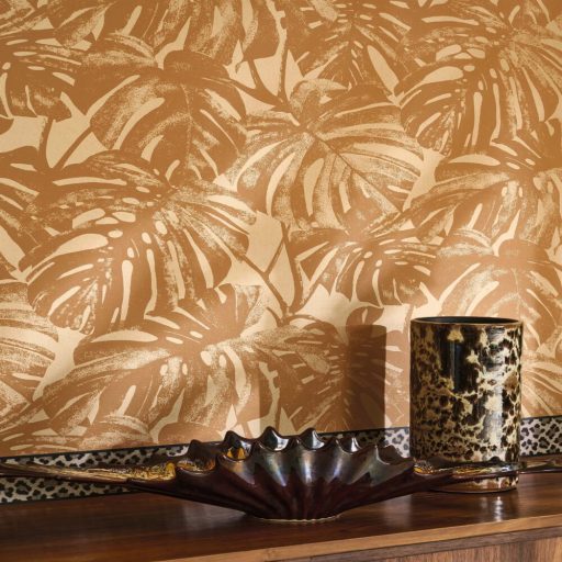Trópusi levélmintás design tapéta – modern botanikus faldekoráció nappaliba és hálószobába a barna színben