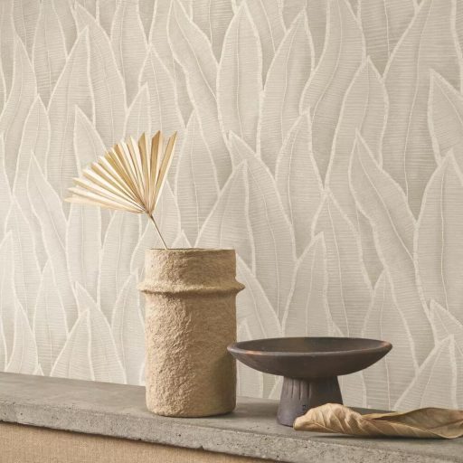 Trópusi levélmintás design tapéta – elegáns botanikus faldekoráció modern enteriőrökbe ,drapp színben