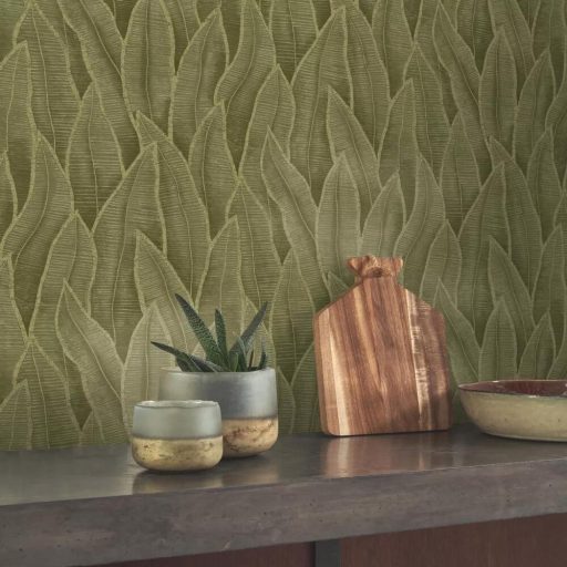 Trópusi levélmintás design tapéta – elegáns botanikus faldekoráció modern enteriőrökbe ,olivazöld  színben