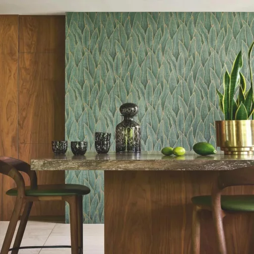 Trópusi levélmintás design tapéta – elegáns botanikus faldekoráció modern enteriőrökbe ,türkiz- arany színben