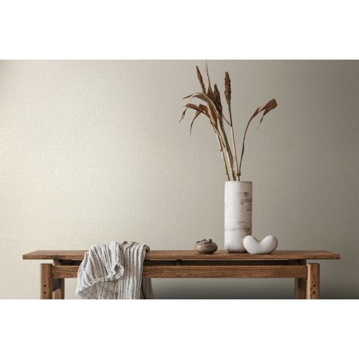 Krém színű szövethatású tapéta – elegáns textil hatású faldekoráció