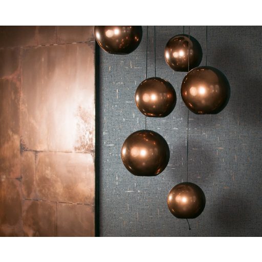 Szürke szövethatású tapéta bronzos mintázattal – prémium textil hatású faldekoráció