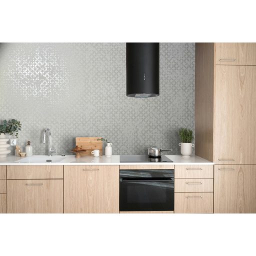 Világos mintás tapéta fehér alapon – letisztult geometrikus faldekoráció