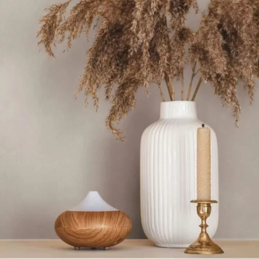 Pasztell rózsaszín színű dekorfestés hatású tapéta – modern strukturált falfelület elegáns enteriőrbe