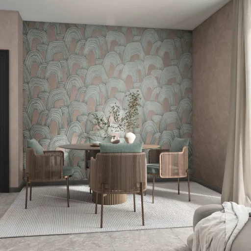 Mályva színű dekorfestés hatású tapéta – modern strukturált falfelület elegáns enteriőrbe