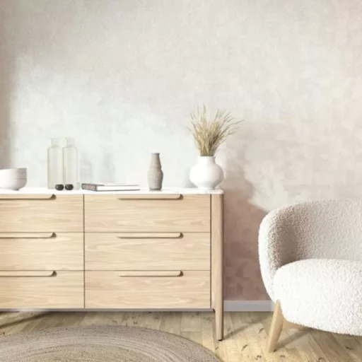 Modern törtfehér geometrikus tapéta – elegáns strukturált falfelülettel