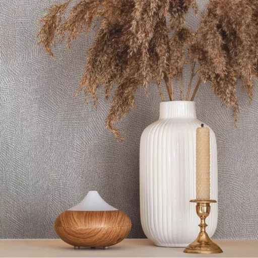 Modern fehér színű   tapéta finom geometrikus és strukturált mintával