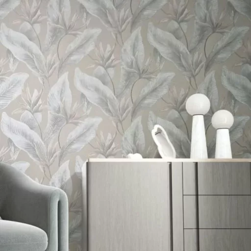 Letisztult, nagy levélmintás tapéta finom textúrával barna / szürke kombinációval