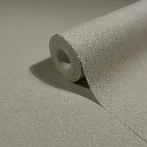 Drapp színű textil hatású tapéta – elegáns struktúrált tapéta modern enteriőrbe