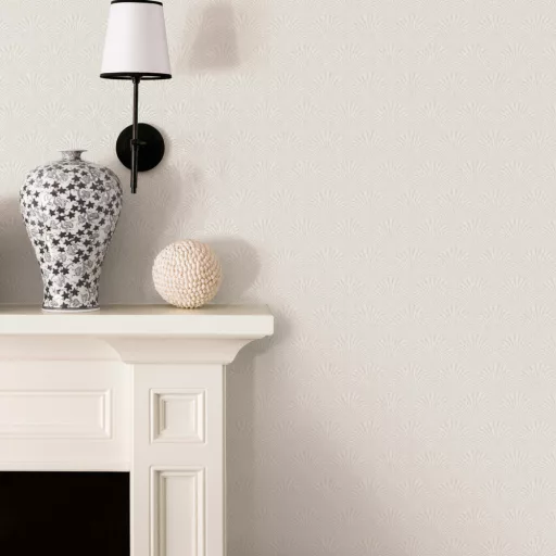 Art deco legyező   mintás tapéta – elegáns, luxus faldekor modern enteriőrbe  fényes fehér  szinben