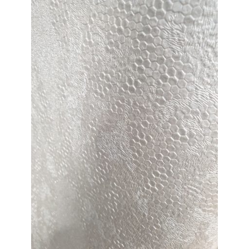 Letisztult, modern tapéta apró  3D hatszög mintával és strukturált felülettel törtfehér színben