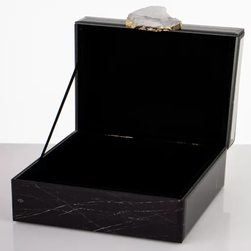 Elegáns megjelenésű, prémium ékszerdoboz különleges kristály fogantyúval modern, tároló ékszerekhezl  8,5x17x15,5