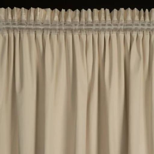 Elegáns arany fényes dekorfüggöny prémium  anyagból. Fémes csillogás, exkluzív megjelenés–egyenletes ceruza ráncolóval, rúdkarnisra és sínes karnishoz ,140X270cm