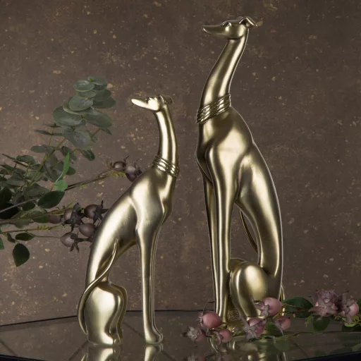 Elegáns, karcsú vonalvezetésű arany agár dekorfigura 13X7X36 cm