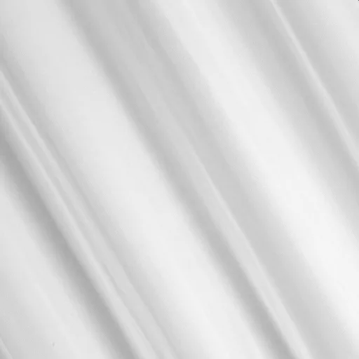 Modern fehér voile készfüggöny egyenletes ceruza ráncolóval, rúdkarnisra és sínes karnisra, csipesszel és kampóval rögzíthető. Könnyed, áttetsző anyaga kellemes természetes fényt enged a helyiségbe, miközben elegáns megjelenést biztosít, 140X270cm 
