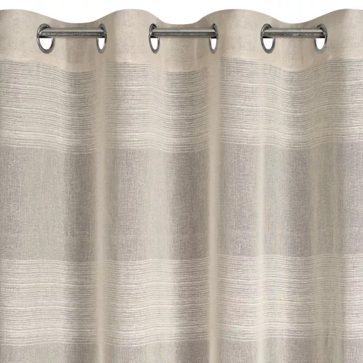 Légies megjelenésű,beige voile készfüggöny dekoratív vízszintes csíkos betétekkel, fém ringlikkel, fémkarikákkall, rúdkarnishoz. 140X250cm  