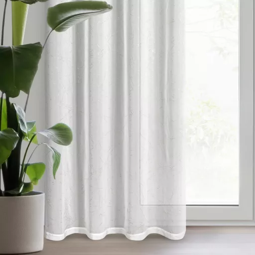 Lágy esésű, fehér voile készfüggöny arany márványhatású mintával – elegáns fényáteresztő függöny egyenletes ceruza behúzószalaggal,-rúdkarnishoz és sínes karnisra, csipesszel és kampóval rögzíthető 300X270cm 