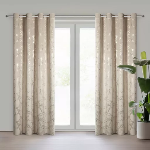Beige színű bársony dekorfüggöny aranyló márványmintával – Elegáns készfüggöny –fém ringlivel rúdkarnishoz 140X250cm 