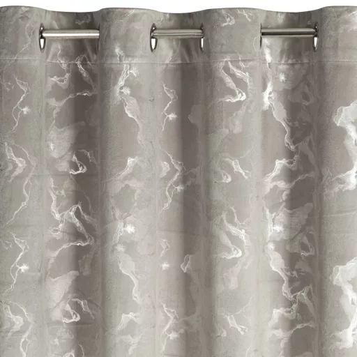 Szürke színű bársony dekorfüggöny ezüst márványmintával – Elegáns készfüggöny ––fém ringlivel rúdkarnishoz 140X250cm 