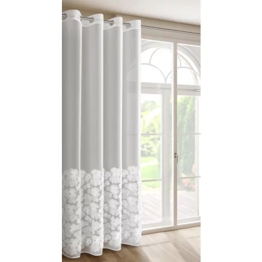 3D virágmintás fehér voile készfüggöny gyöngy díszítéssel – elegáns, fényáteresztő függöny fémkarikákkal, rúdkarnishoz. 140X270cm 