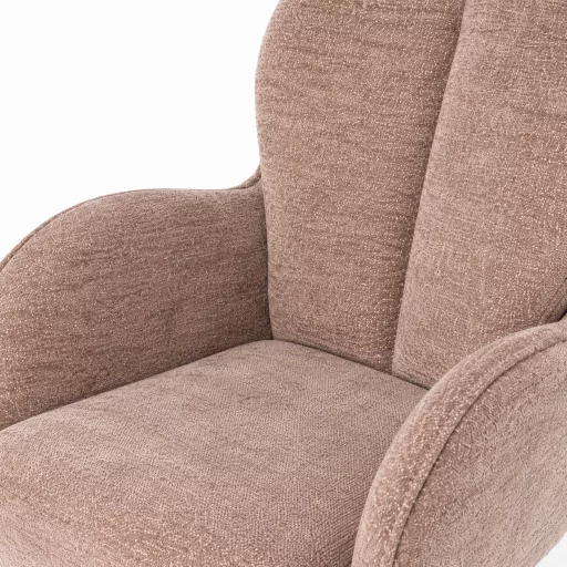A modern forgószék  organikus lekerekített háttámlával,kényelmes- komfortos  táskarúgós ülőfelülettel,  textilkárpittal fahély beige színben  és elegáns beige fém lábakkal 62× 69×92 cm