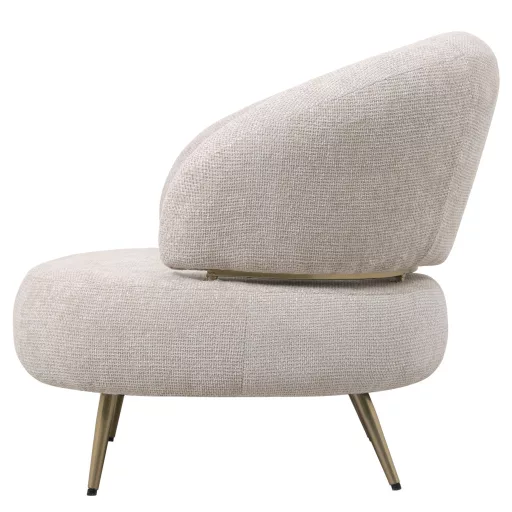 Modern bézs lounge fotel arany fém lábakkal – design kárpitozott fotel nappaliba és hálószobába