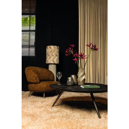 Modern barna design lounge fotel arany fém lábakkal – elegáns kárpitozott fotel nappaliba