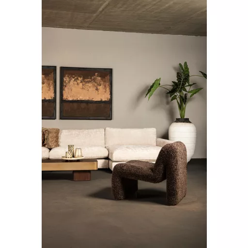 Modern sötétbarna bouclé design fotel – puha teddy kárpitozott lounge fotel nappaliba