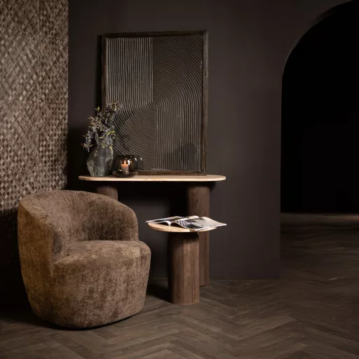 Modern barna design fotel ívelt háttámlával – alacsony kárpitozott lounge fotel nappaliba