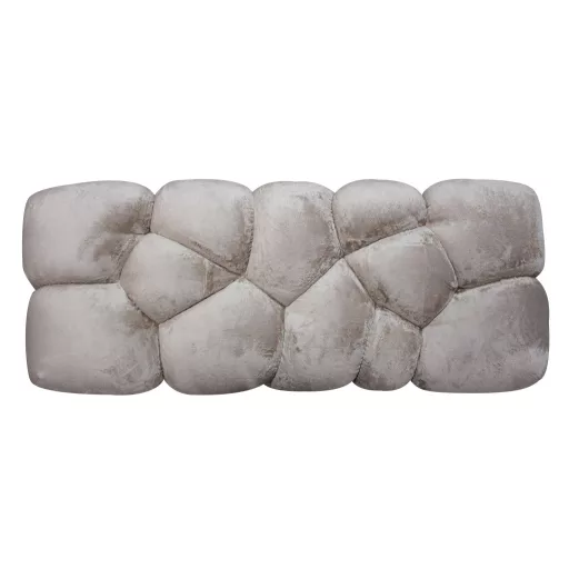 Modern kárpitozott design ülőpad – szoborszerű puff pad, puha textil kárpittal, nappaliba, előszobába, hálóba