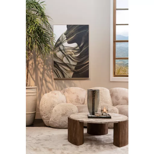 Kerek design asztal – Természetes fa lábakkal, kőhatású lappal