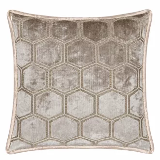   Elegáns drapp hexagon mintás bársony díszpárna Designer Guild luxus anyag és finom szatén keverékével, fényes prémium kéderrel,  párnabelsővel 50x50cm