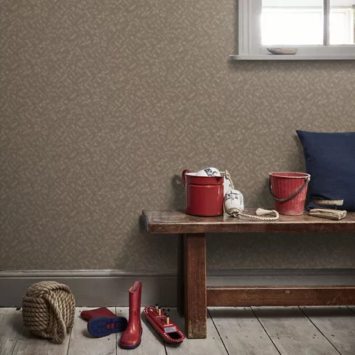 Taupe barna fonott hatású tapéta – elegáns geometrikus textúrával